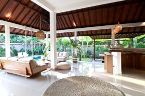Villa Santai, huge garden Seminyak square